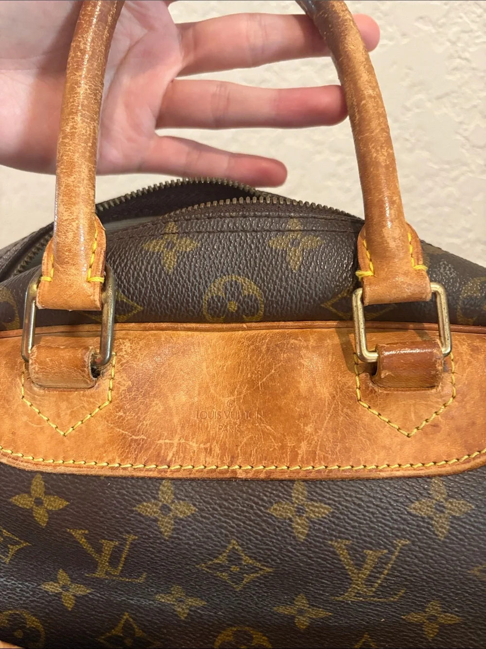 Sold LOUIS VUITTON VI0948 Monogram Deauville Handbag - Picture 14 of 16